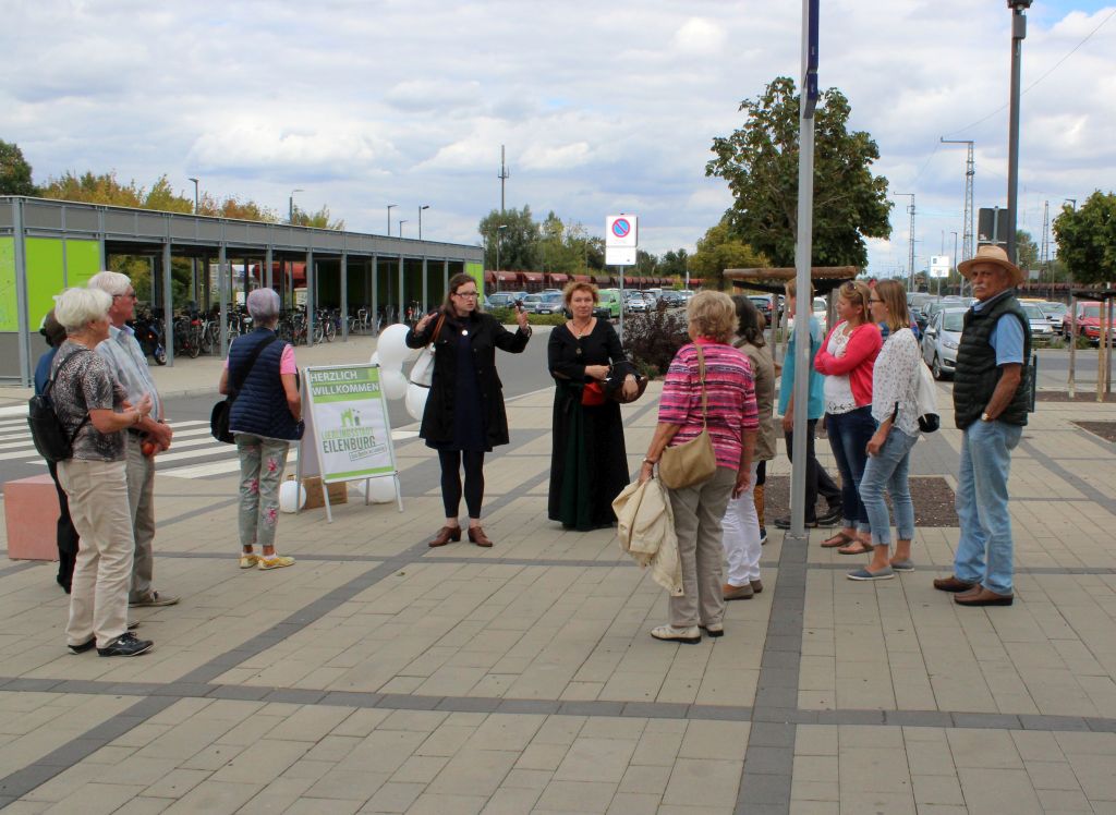Bahnhof Am Bahnhof Eilenburg: es sind nur pendlerfreundliche 25-S-Bahn-Minuten nach Leipzig.